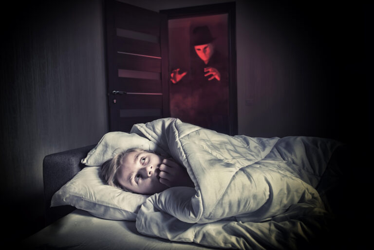 Až za pěti procenty lidí přicházejí noční můry pravidelně, většinou v poslední třetině noci.