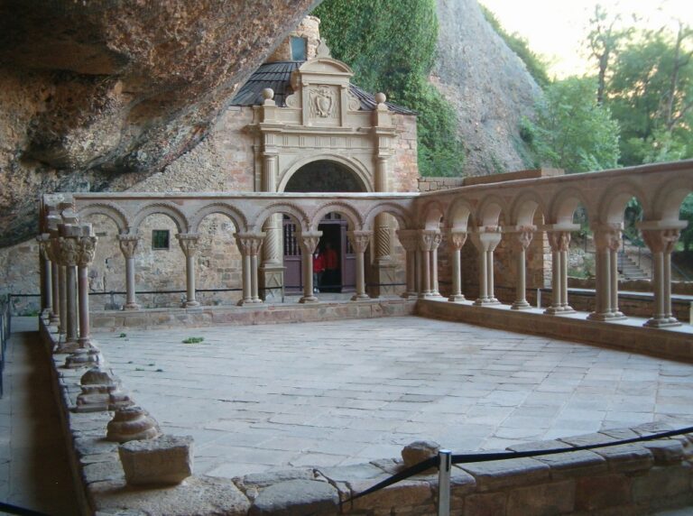Klášter patří k nejcennějším románským stavbám na Pyrenejském poloostrově.