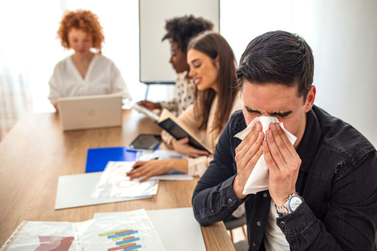 V práci vás může dráždit nějaký alergen, který by nám v jiném prostředí nevadil.