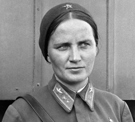 K vytvoření ženských leteckých pluků přispěje Marina Raskovová.