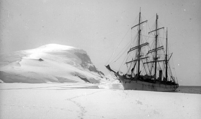 S lodí Pourquoi pas se plaví i v Arktidě.