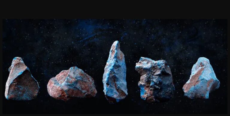 Sošky se měly na zemi objevit spolu tajemnými modrými kameny.