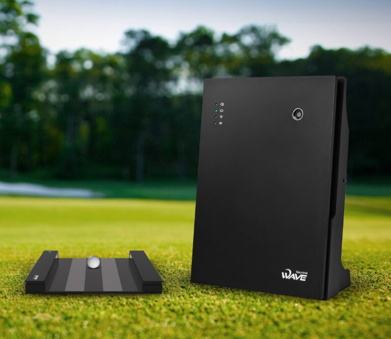 Jedním z populárních produktů je i tento přenosný monitor golfového švihu.