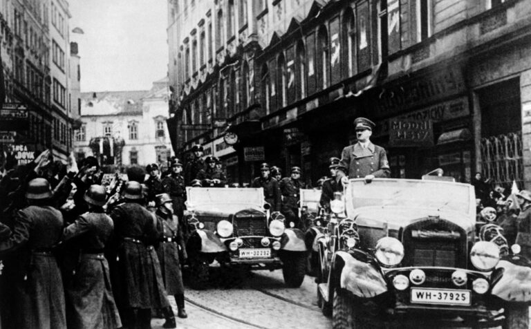 Hitler přijede do Prahy dřív než čs. prezident.