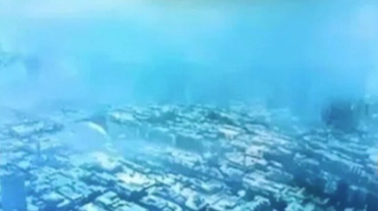 Na fotografii se má údajně nacházet americké město pod vodou. Je to pravda?