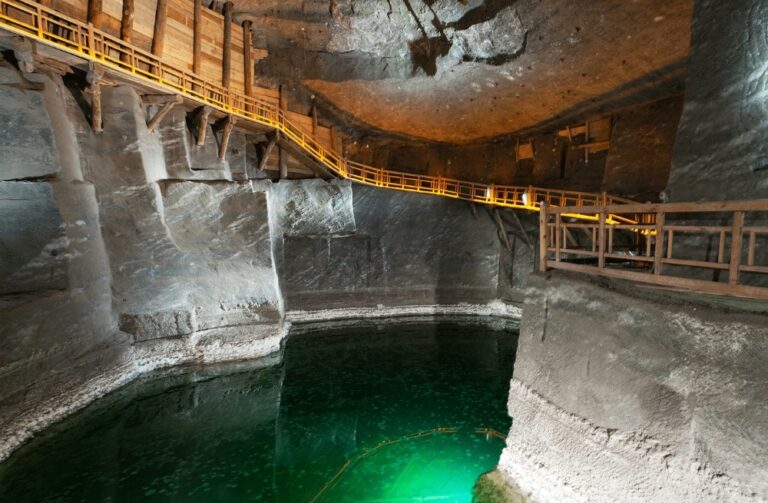 Wieliczka ukrývá téměř 300 kilometrů chodeb.