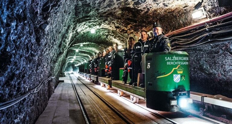 V Berchtesgadenu mají i 40 metrů dlouhou skluzavku.