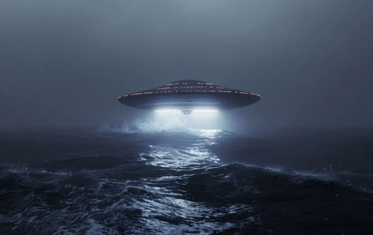 Pozorování UFO vystupujících z moře je překvapivě častou záležitostí.