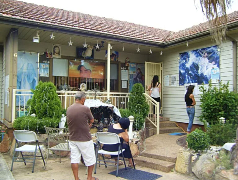 Uzdravuje pouhá návštěva v tomto domě rakovinu či neplodnost? Jde jen o důsledek víry?