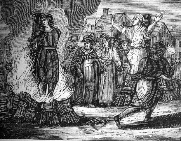 Skutečně leží pod kamenem ostatky upálené čarodějnice?