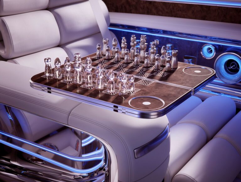 Zadní část vozu se proměňuje v privátní lounge – místo, kde čas plyne jinak.