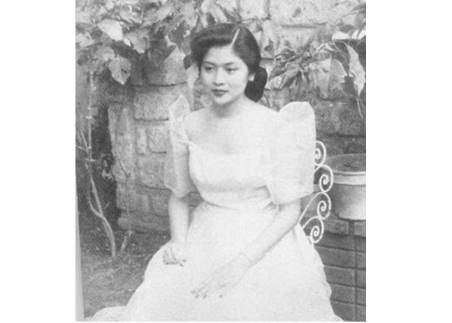 V roce 1953 se Imelda zúčastnila soutěže krásy.