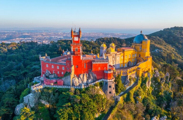 Pohádkové město si oblíbila řada portugalských králů.
