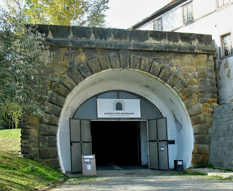 V litoměřickém tunelu se dnes pořádají výstavy.