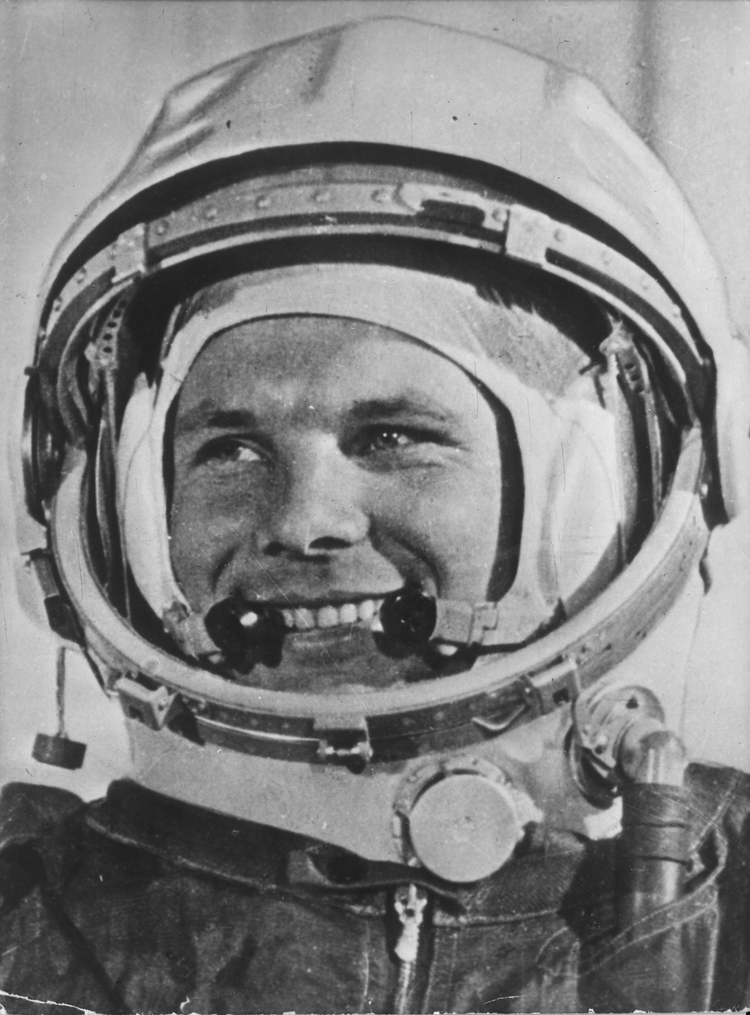 Z kosmodromu Bajkonur dne 12. dubna 1961 odstartoval Vostok 1, na jehož palubě byl Jurij Gagarin (1934 – 1968).