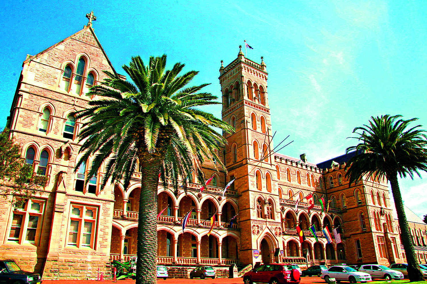 Jednou z hlavních lokací romantického dramatu Velký Gatsby byl ve skutečnosti dům mezinárodní univerzity managementu v Sydney.
